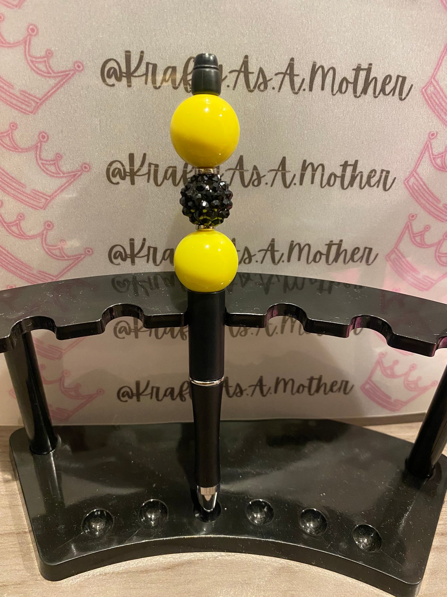 Bubblegum Beaded Pen | Krafty As A Mother